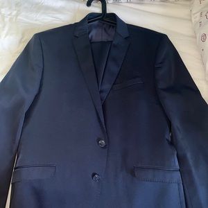 Kenneth Cole Reaction: Men’s suit 👔